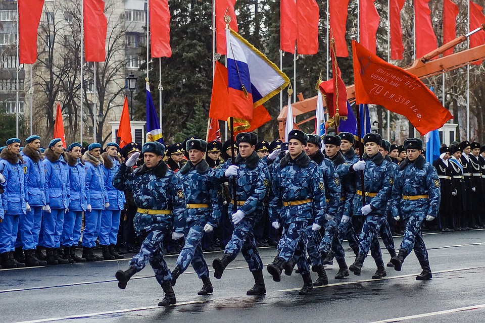 Выйти на площадь в день Парада - большая честь для каждого Фото: Светлана МАКОВЕЕВА