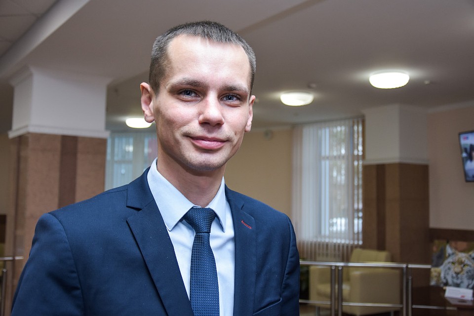 Александр Поддубиков, инженер службы охраны труда и промышленной безопасности Западно-Сибирской железной дороги. Фото: Алена МАРТЫНОВА