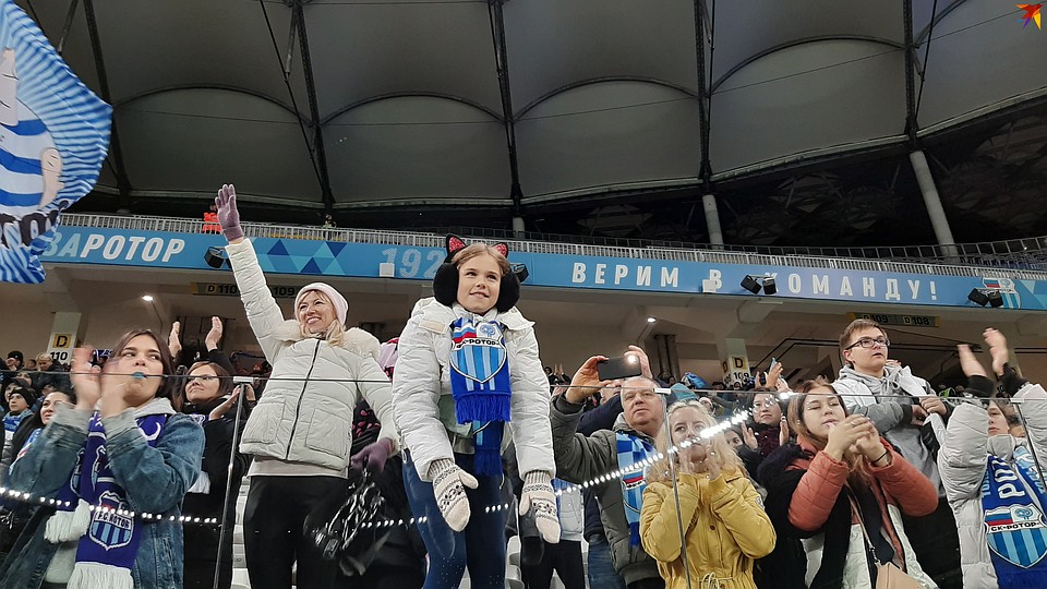 Все на стадион! Фото: Екатерина СИМОХИНА