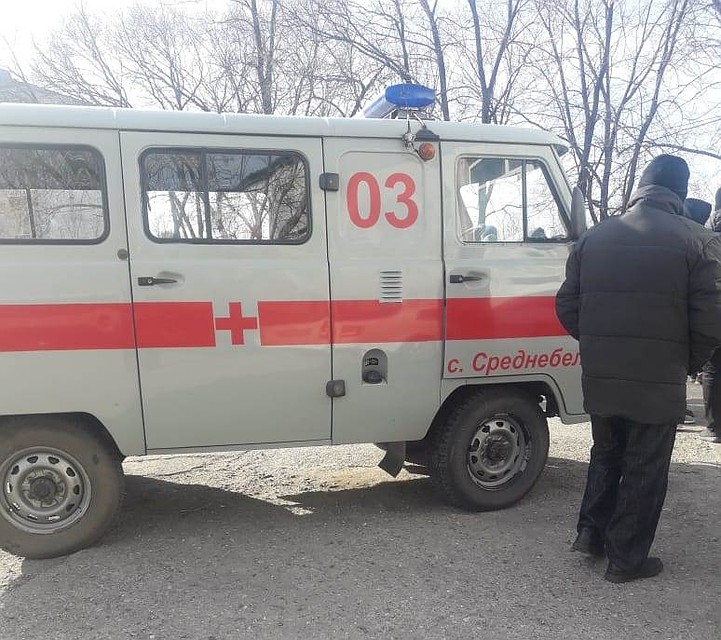 Одной из присутствующих женщина, стало плохо. ей вызвали скорую помощь. Фото: Татьяна РЯБОВА