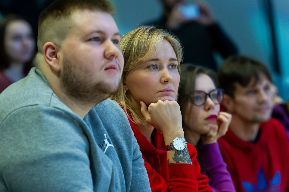 Он давал свой мастер-класс для участников и слушателей мероприятия на тему «Как невидимое сделать видимым». Фото: Олег ЗОЛОТО