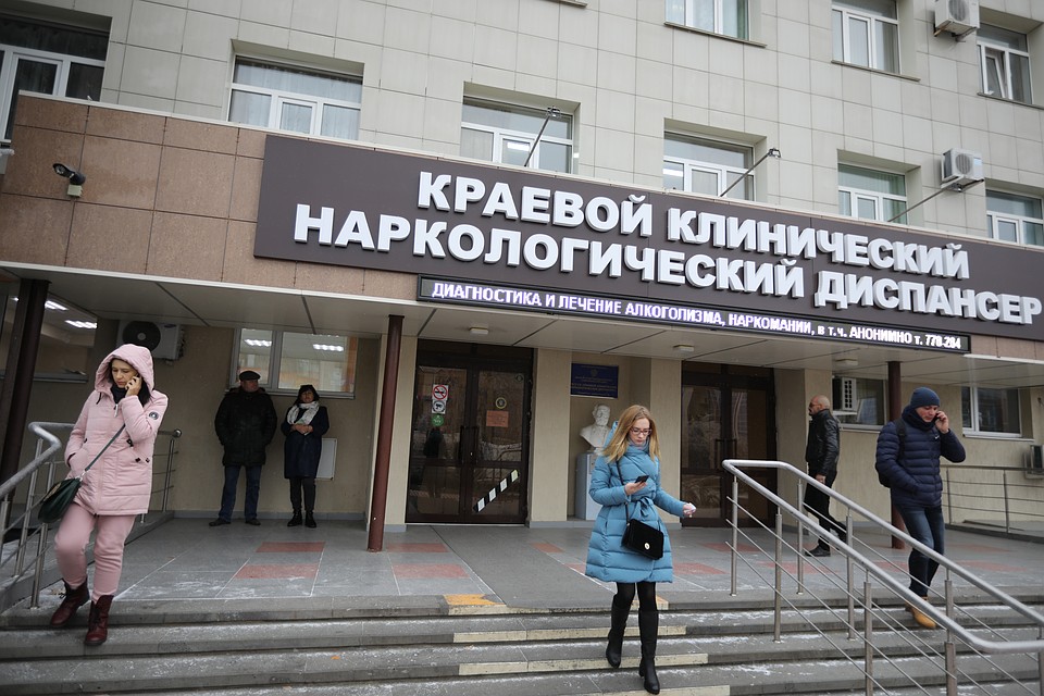 Автолюбители будут сдавать кровь и мочу. А стоимость медицинской справки с 200-1000 рублей вырастет до 5-6 тысяч рублей Фото: Дмитрий АХМАДУЛЛИН