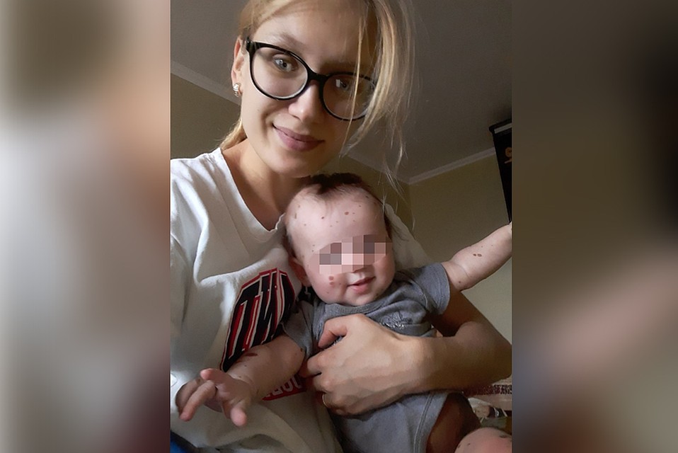 Мама Мария не опускает руки и ищет способ помочь своей крохе. Фото: из личного архива семьи.