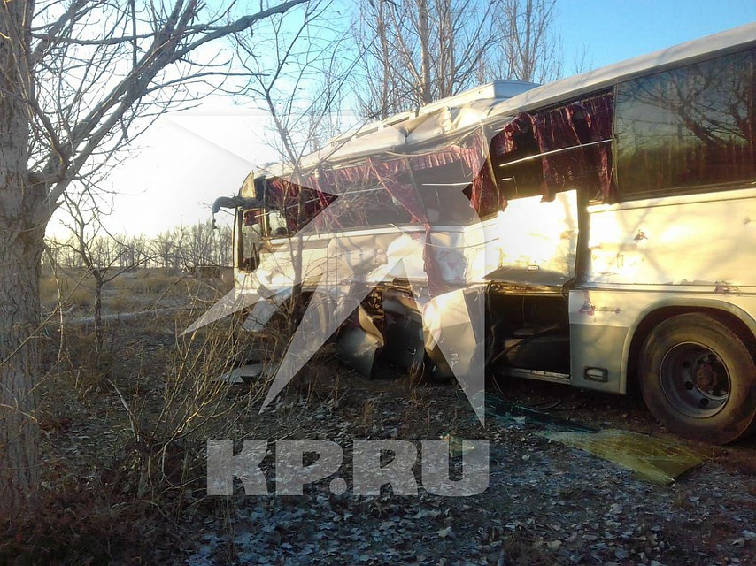 Автобус вез рабочих на смену. Фото: предоставлено очевидцами