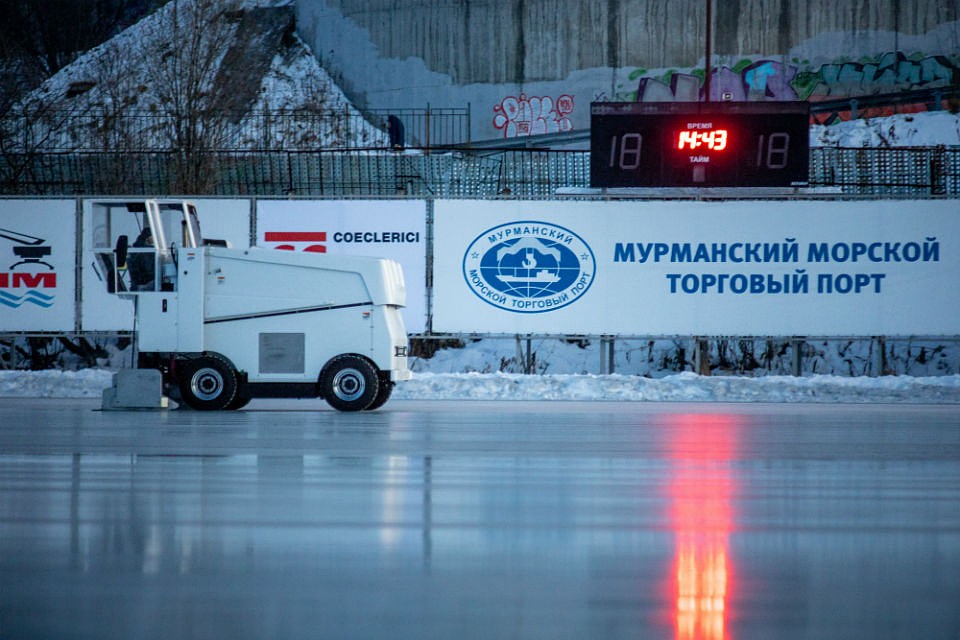 Теперь лед будут успевать залить в перерыве между таймами. Фото: Антон ЗАБИРОВ