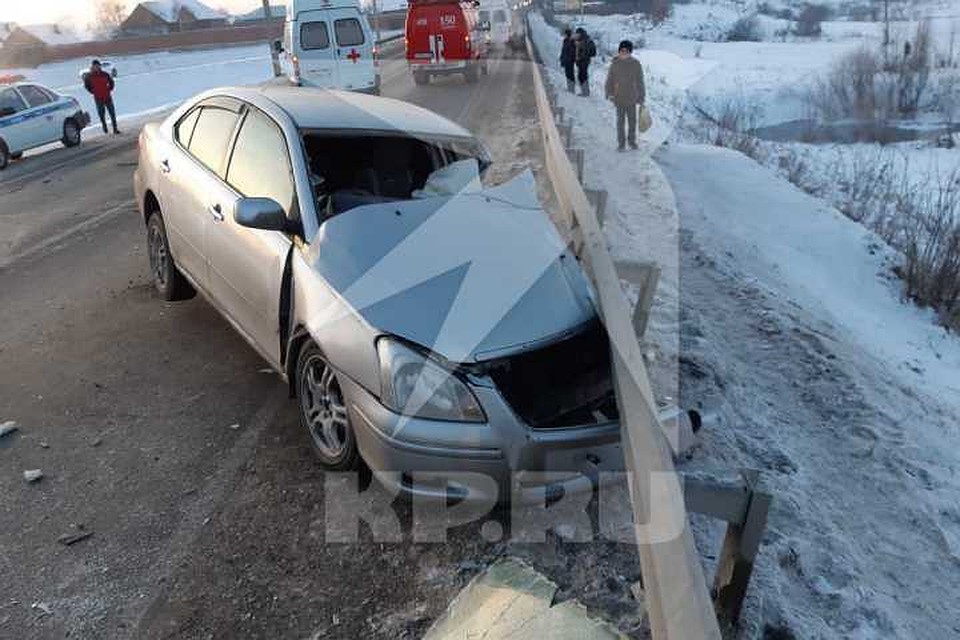 Школьный автобус с воспитанниками усольского кадетского корпуса попал в аварию в поселке Тельма. Фото: очевидцы