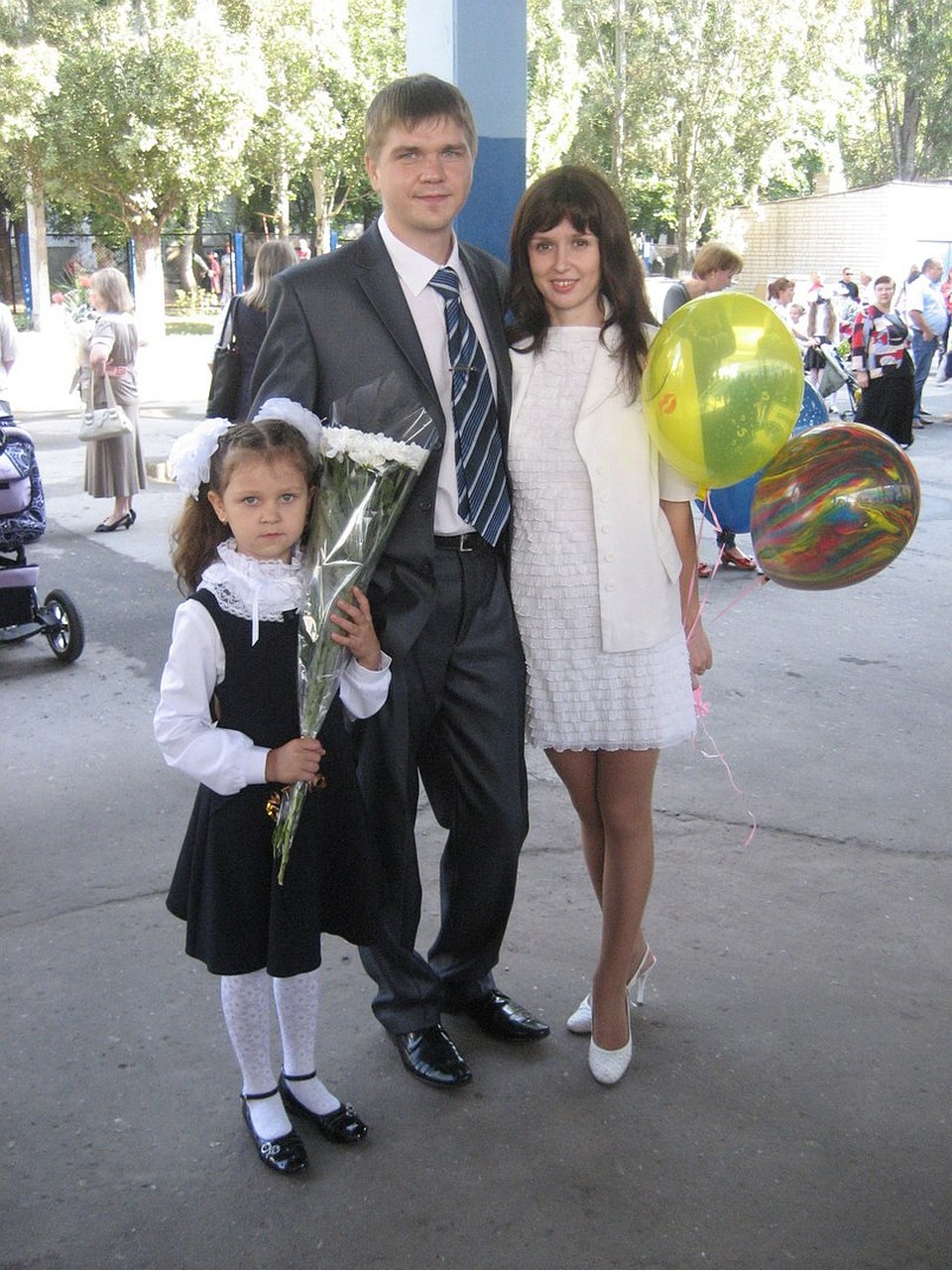 Александра с семьей 1 сентября 2009 года.