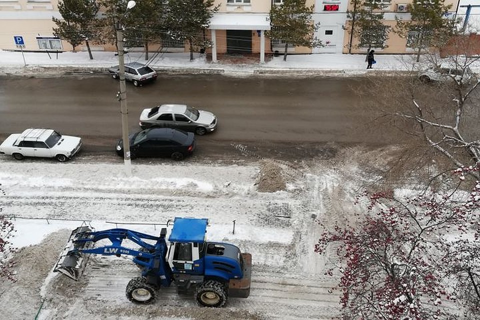 Вскоре жалобу в соцсети увидели сотрудники администрации, и снег почистили. Фото: Ирина Григорьева.