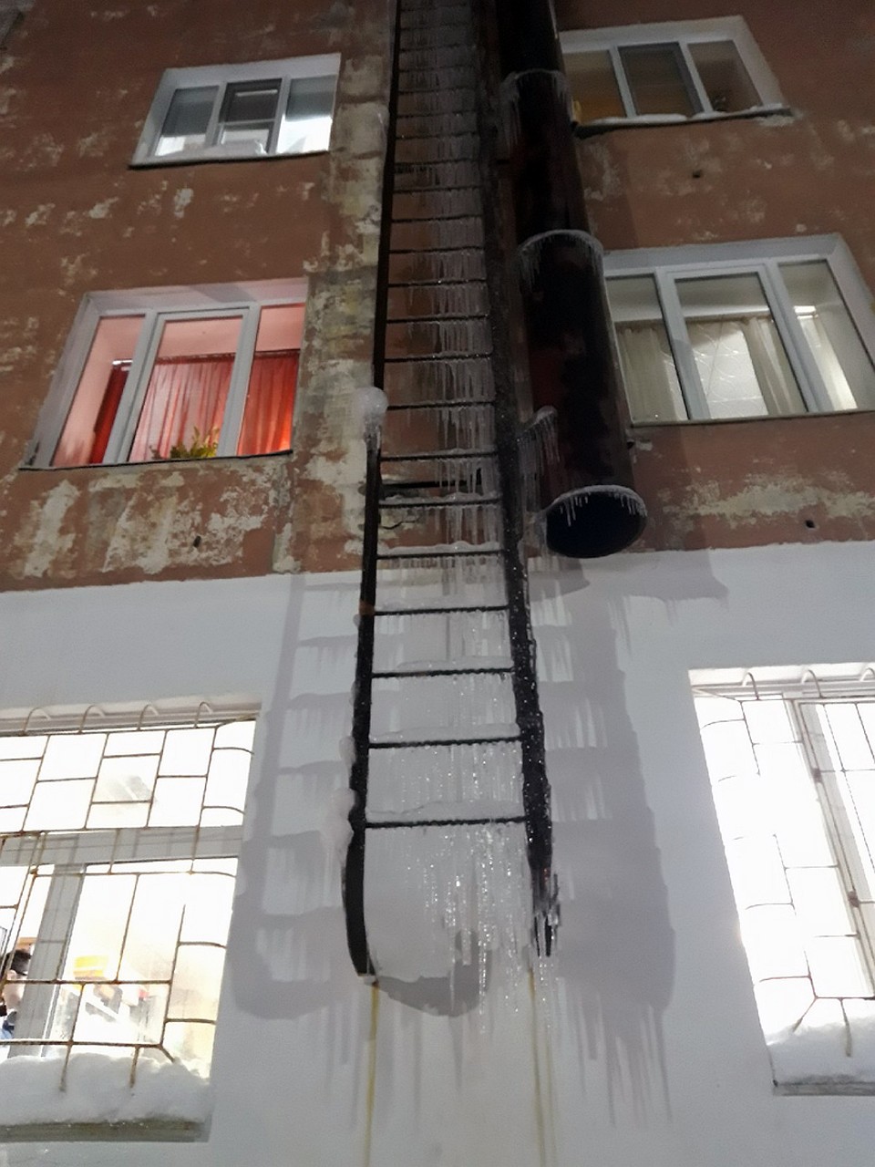 Жилищникам в Кировске дали сутки, чтобы исправить недочеты. Фото: Твой Кировск