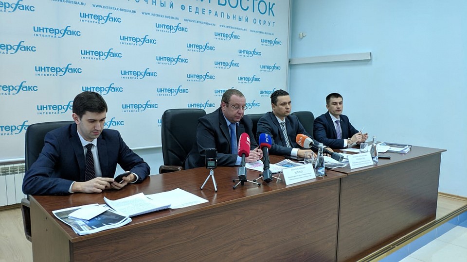С ситуацией журналистов ознакомил Михаил Толстых Фото: Правительство Хабаровского края