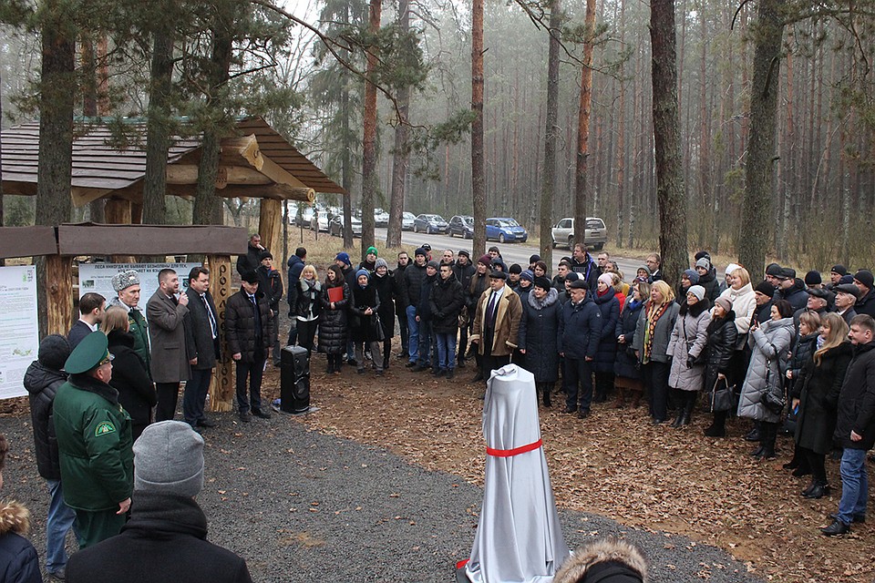 Памятник установили в одном из старейших учебно-опытных лесничеств страны. Фото: Управление лесами Брянской области.