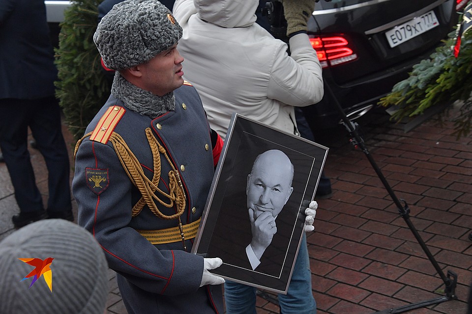 Бывшего мэра хоронили с воинскими почестями, как заслуженного государственного деятеля Фото: Владимир ВЕЛЕНГУРИН