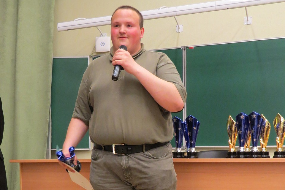 Сергей Семёнов на вручении Вики-Премии за 2012 год во время празднования миллиона статей в Русской Википедии в РЭУ имени Г. В. Плеханова. Автор фото: ДМИТРИЙ НАУМОВ