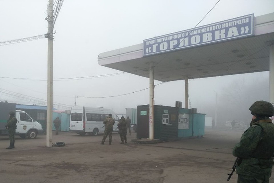 Журналисты выдвинулись к пункту обмена пленными. В предоставленные автобусы все помещаются с трудом. Фото: vk.com/doninside