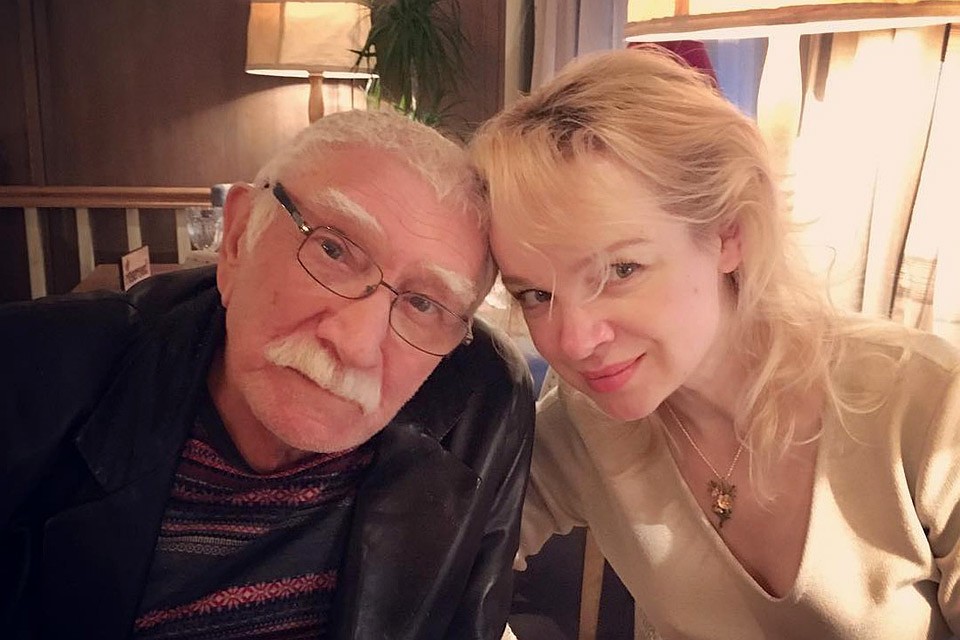 Виталина считает, что на имени Армена Джигарханяна просто хотят заработать. Фото: Instagram.com