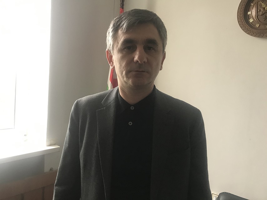 Депутат Рауль Лоуа, глава спецподразделения, защищавший дворец во время свержения Анкваба 2014-м Фото: Владимир ВОРСОБИН