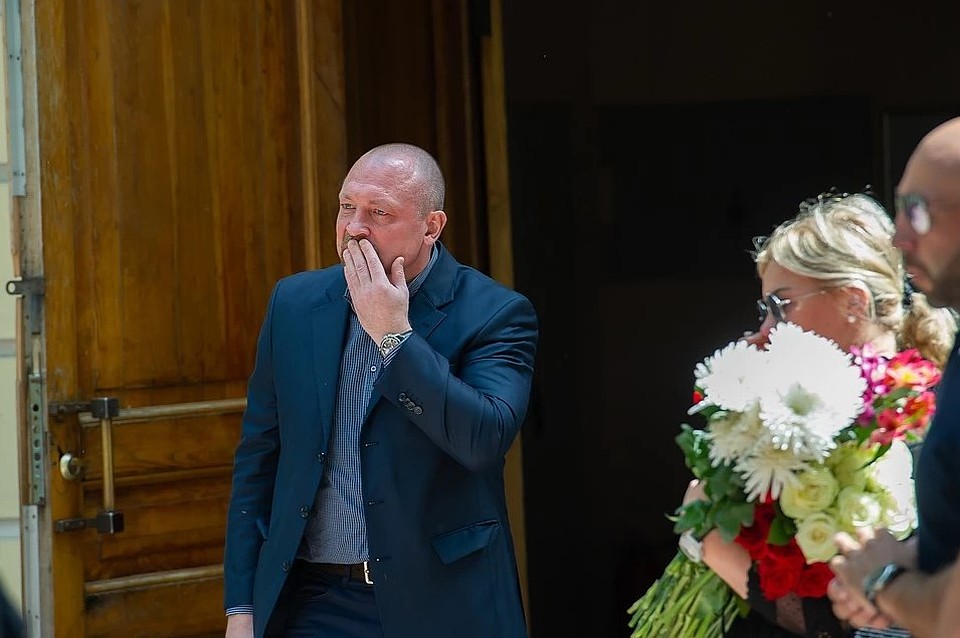 Максим Соколов на похоронах супруги Фото: Иван МАСЛОВ