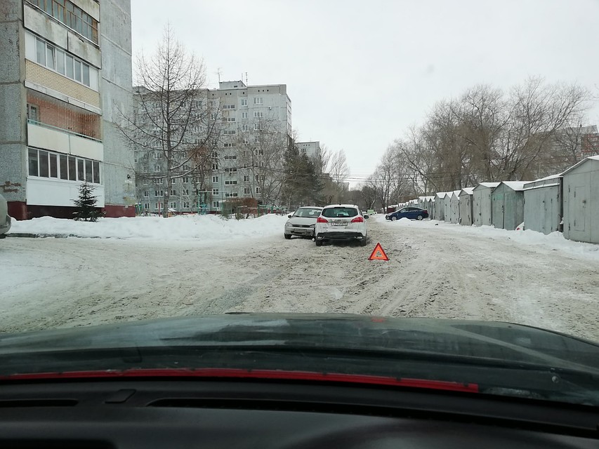 Снег убирают далеко не везде. Фото: ВКонтакте