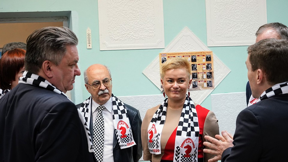 Александр Костьев (слева) и главный редактор Медиагруппы Центр Вероника Иванова (справа) Фото: Сергей Суворов