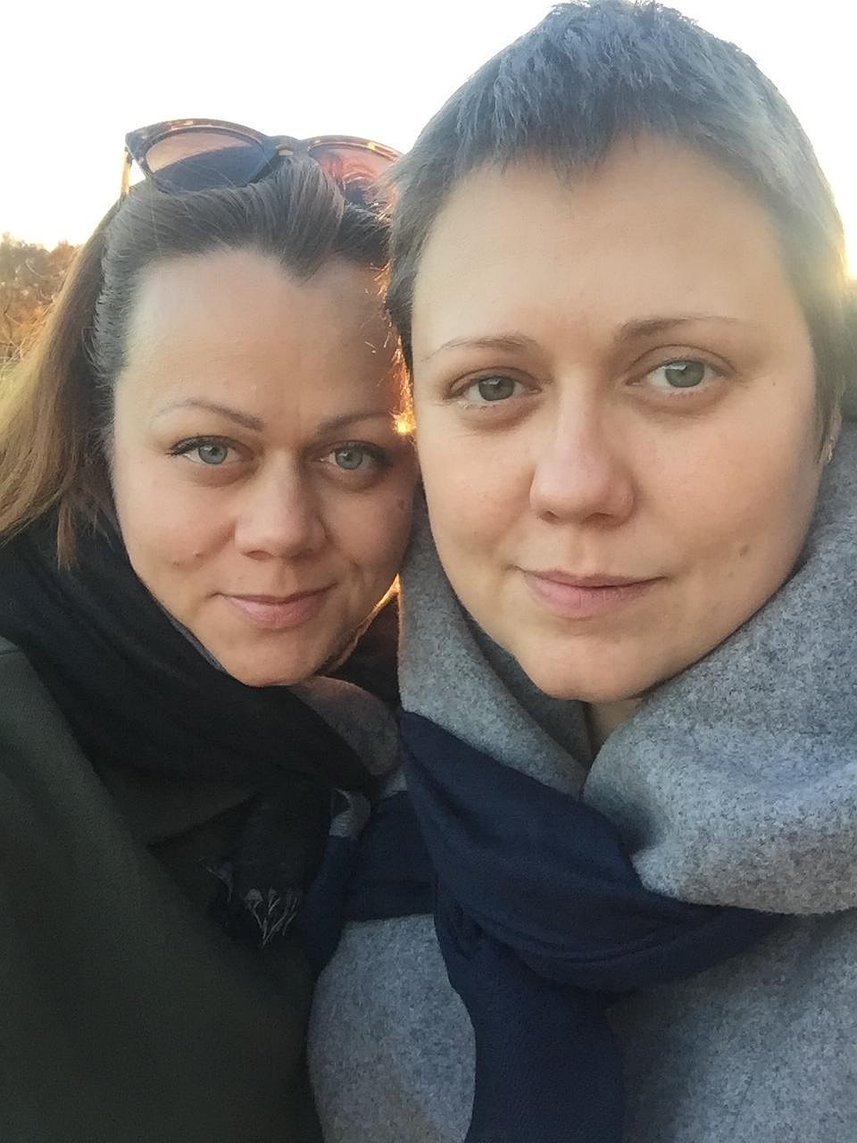 Сестрам иногда кажется, что после трансплантации их поменяли местами.