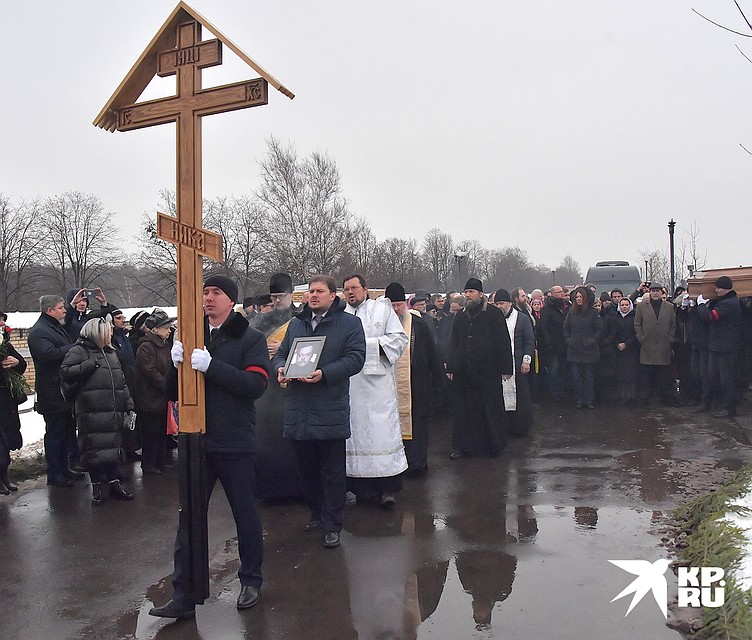 Священника похоронили на Троекуровском кладбище. Фото: Владимир ВЕЛЕНГУРИН