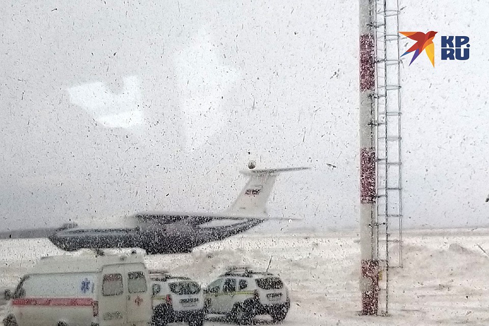 В аэропорту прибывших ждали атомобили "скорой помощи" Фото: Кира Санникова