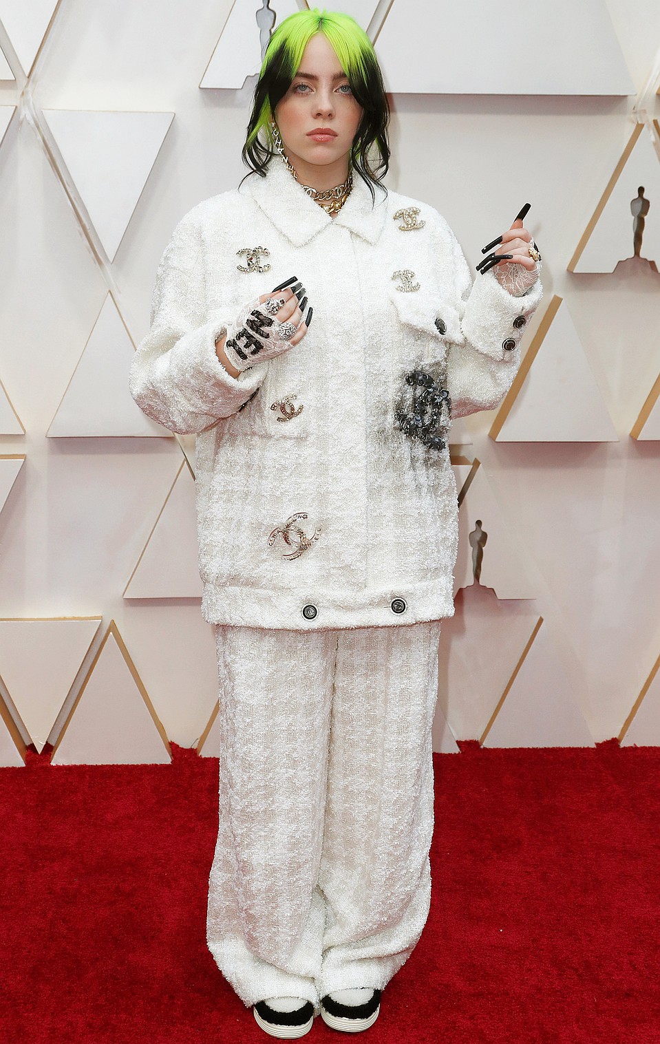 Модный дом Chanel нарядил и участницу музыкальной программы Билли Айлиш Фото: REUTERS