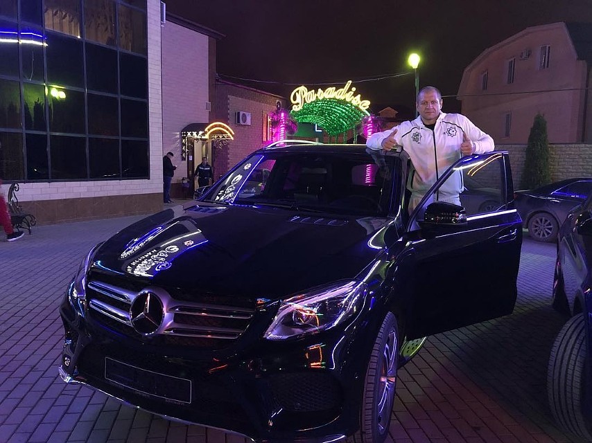 Автомобиль, который по словам Емельяненко, он получил от Рамзана Кадырова. Кадр из Instagram Емельяненко
