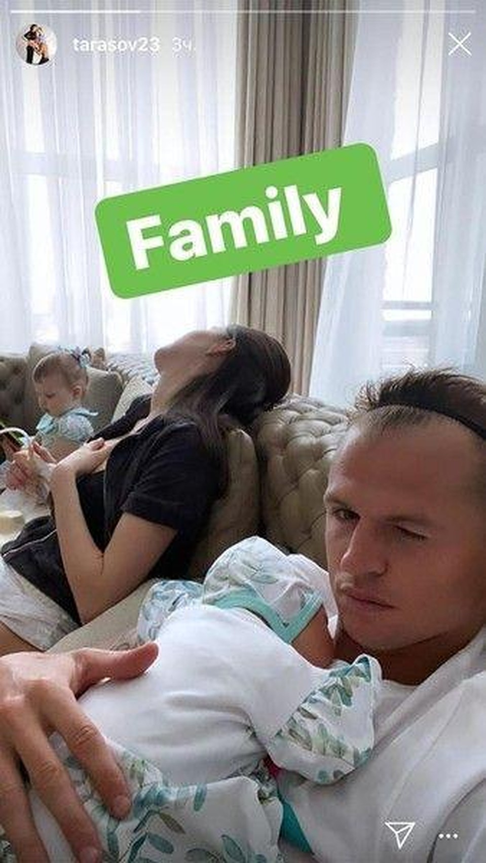 Дмитрий опубликовал в блоге снимок семейной идиллии Фото: Личная страница героя публикации в соцсети
