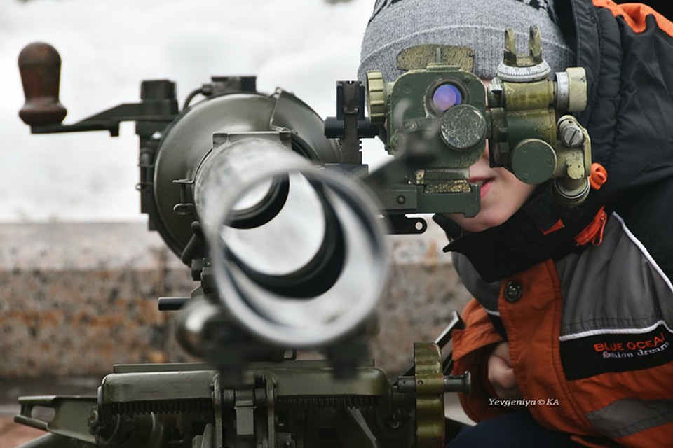 Выставка военной техники в парке Ленинского Комсомола. Фото: Евгения Карпачева