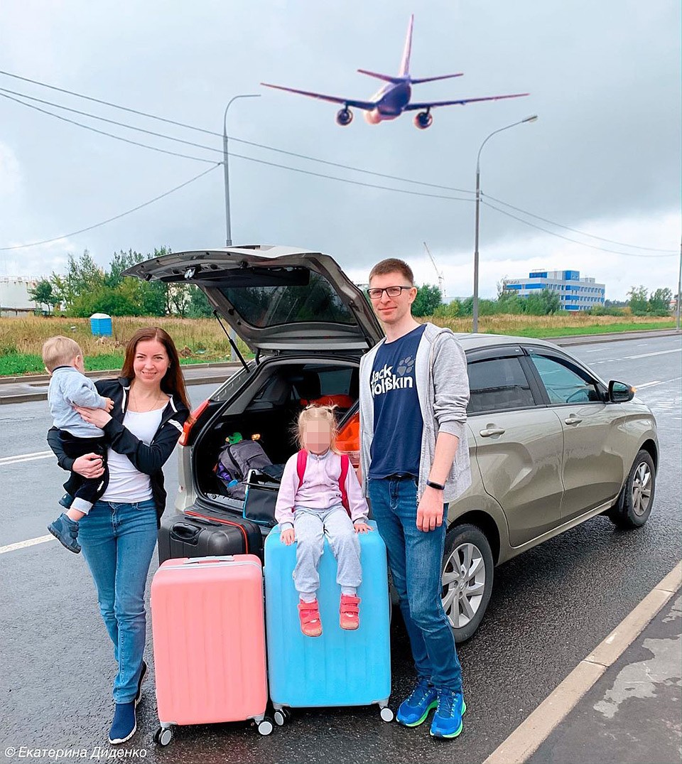 Катя и муж часто путешествовали вместе с детьми. Фото: Instagram.com
