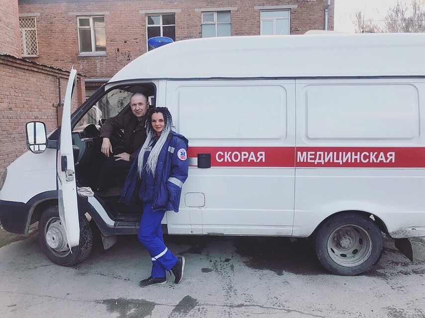 Отработав сутки, девушки идут на вторую работу – например, мастером маникюра. Фото: предоставлено Ириной АНОХИНОЙ.