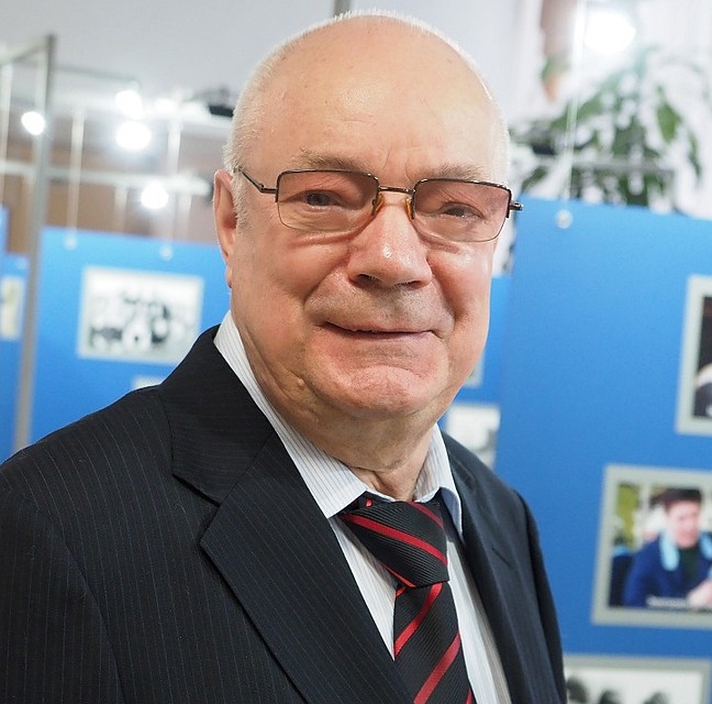 Александр Шатов начинал с замначальника смены и дослужился до директора завода