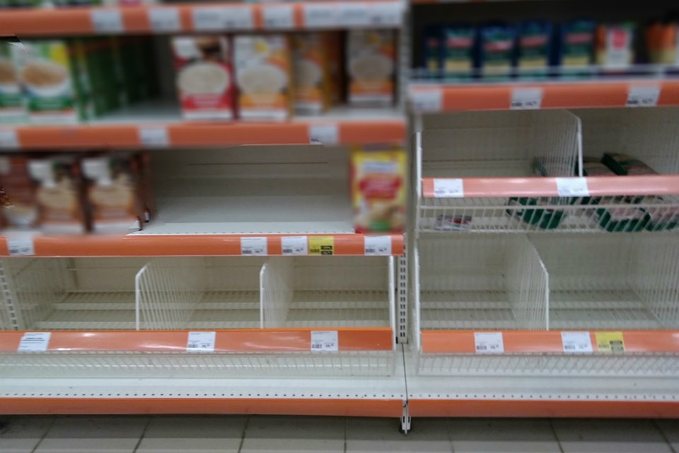 С гречкой в магазинах ситуация действительно, что называется, не очень. Фото: Алексей Гмызин