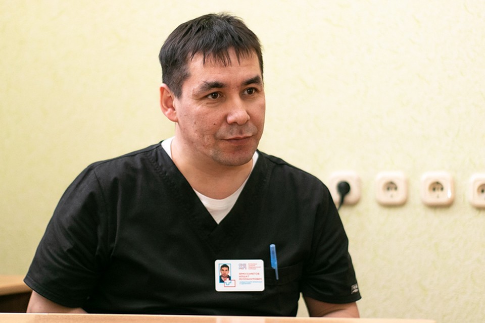 Врач Илшат Ярмухаметов точно знает: минутное промедление может стоить жизни пациенту Фото: Рустем АХУНОВ