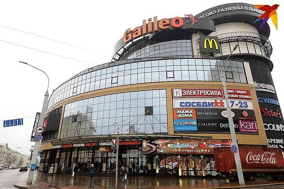 Из-за коронавируса торговые центры стремительно пустеют Фото: Святослав ЗОРКИЙ