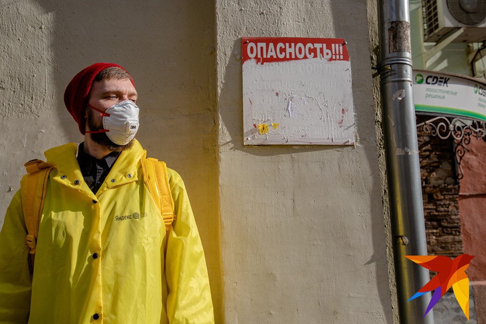 Рестораны и кафе могут обслуживать клиентов только на вынос или через службу доставки. Фото: Андрей АБРАМОВ
