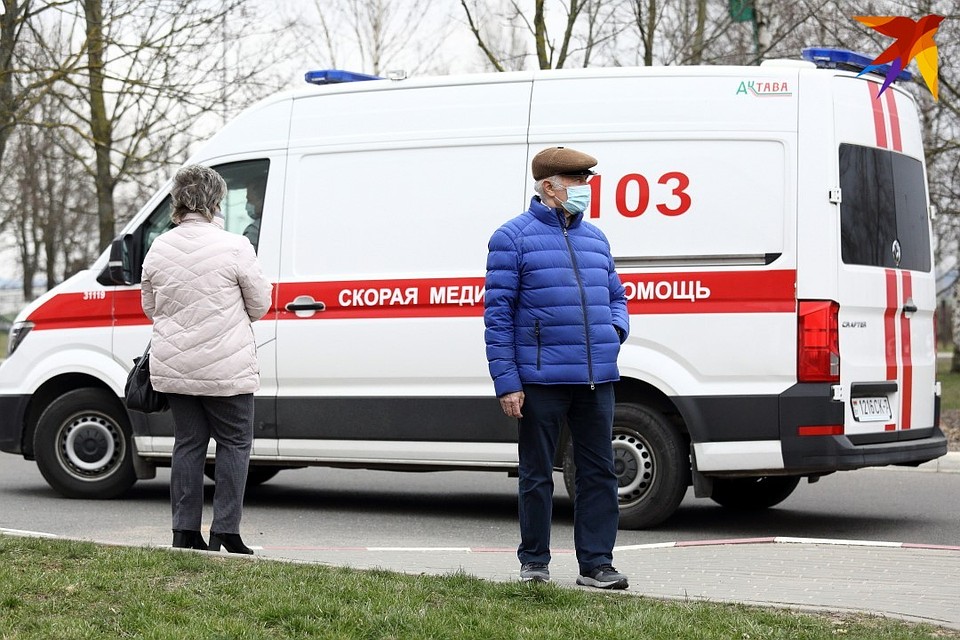 - Если все инфекционные больницы и соматические отделения будут заняты - куда везти пациентов с дыхательной недостаточностью? Тогда уже не до кардиологий. Фото: Святослав ЗОРКИЙ