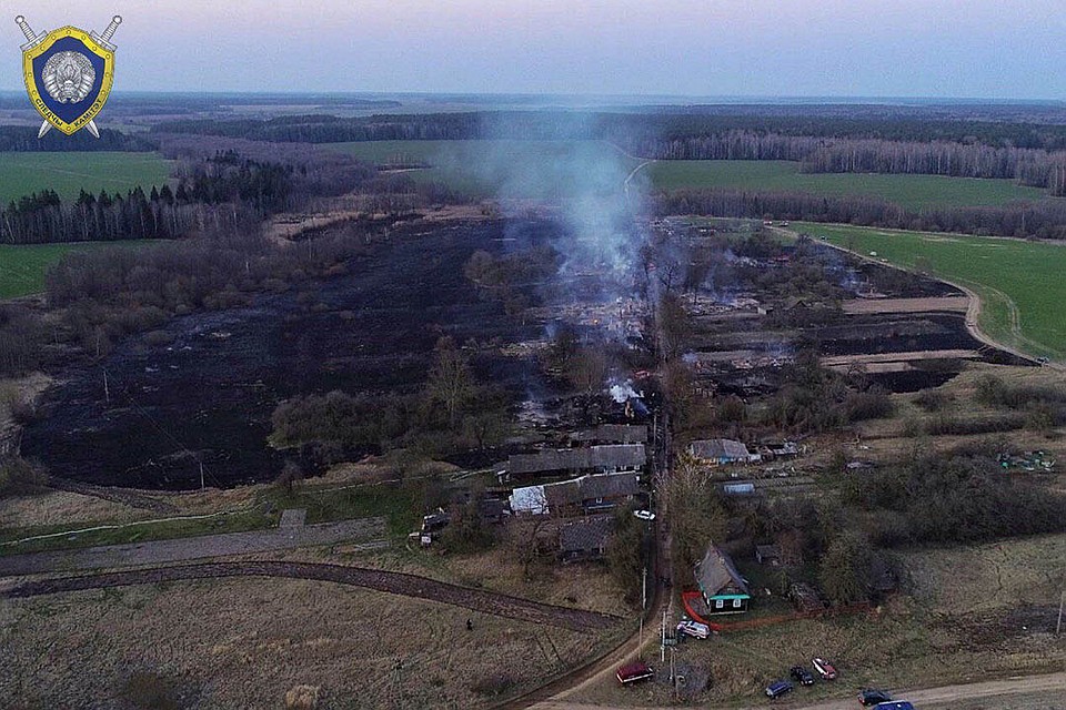 Все началось с того, что один сельчанин сжигал у себя во дворе траву. Фото: Следственный комитет