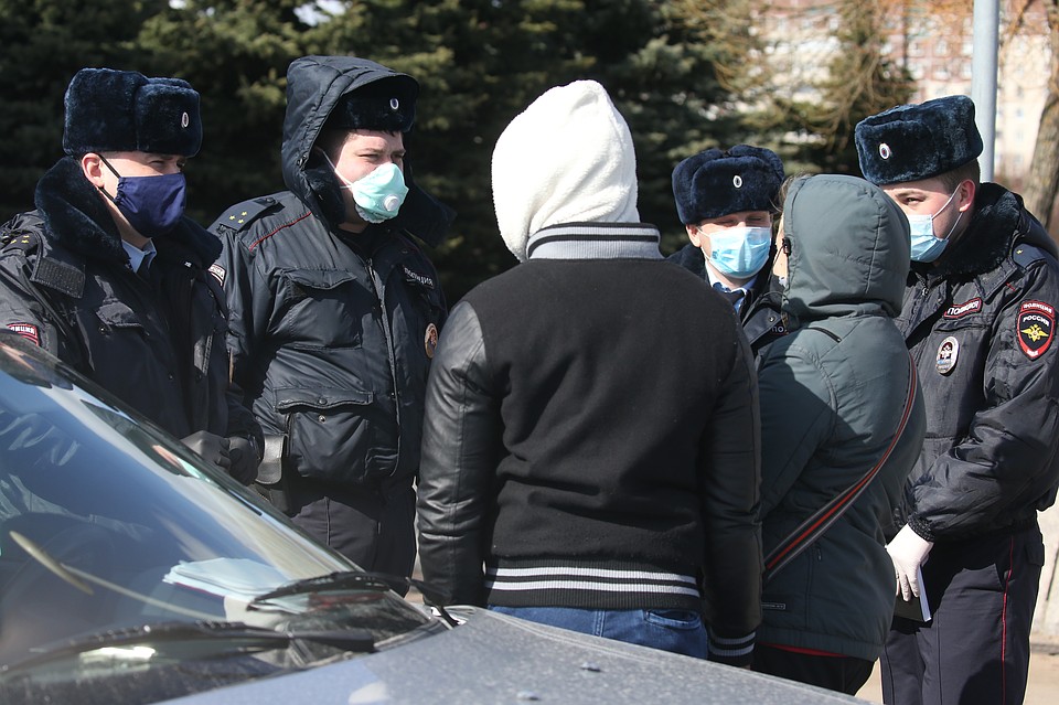 В столице усиливаются меры по контролю за соблюдением режима самоизоляции. Фото Петр Ковалев/ТАСС