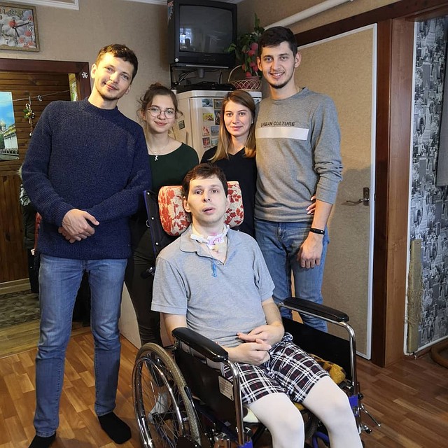 После приступа сибиряка навещали друзья. Фото: личный архив.