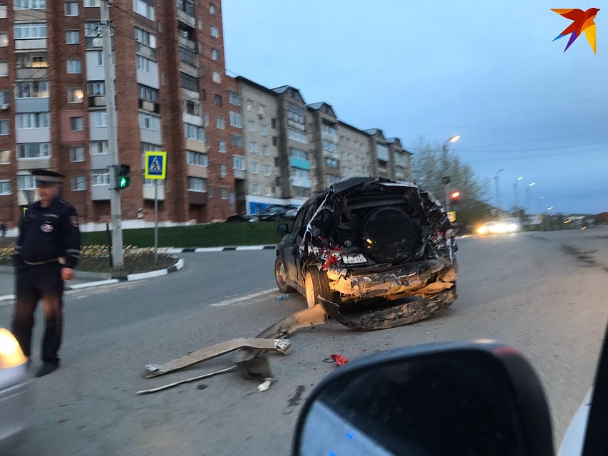 Пострадавший внедорожник