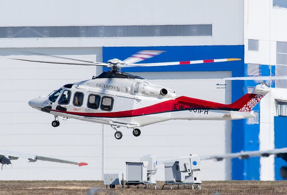 Итальянский вертолет AgustaWestland AW139 за 14 миллионов долларов. Фото: Дмитрий МОЛОКОВИЧ.