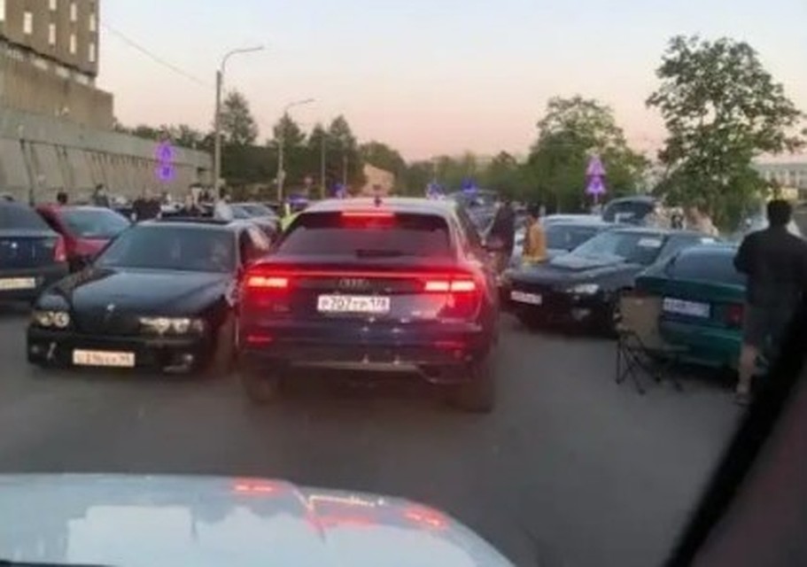 В результате протоколы составили на восьмерых парней и двух девушек. Всем от 20 до 27 лет Фото: СОЦСЕТИ