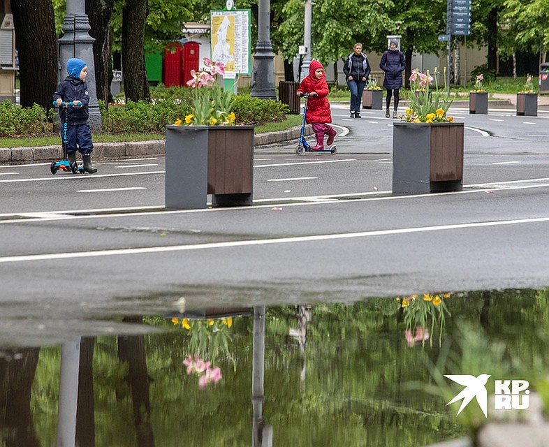 Большинство посетителей пришли с детьми. Фото: Андрей АБРАМОВ