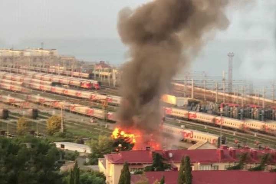 Пламя было видно за несколько километров. Фото ВК "ЧП Сочи"