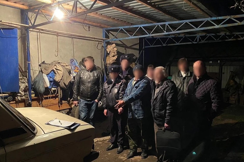 Подозреваемый на следственном эксперименте. Фото: СУ СКР.