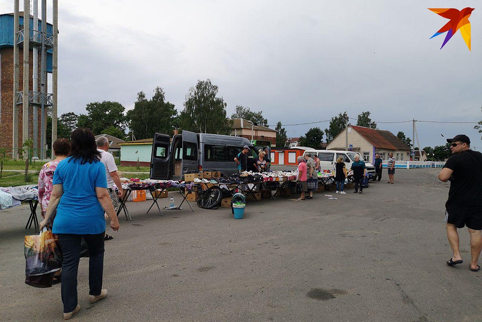 Молодежи в поселоке Большевик немного - основная часть уезжает в Гомель, молодым и амбициозным здесь решительно нечего делать. Фото: Алла БЕЛУГА