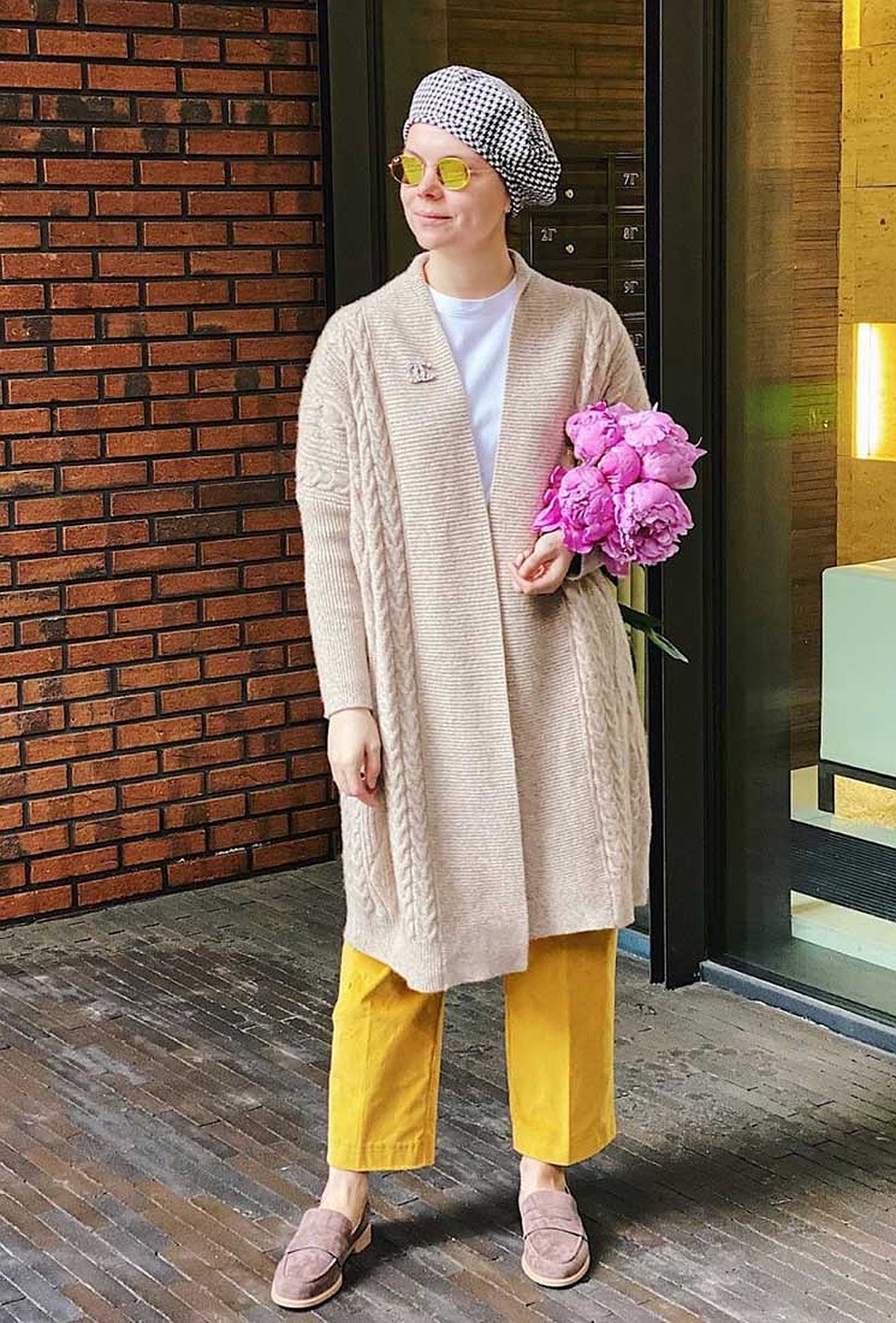 Кардиган из кашемира от российского бренда Momo cashmere обошелся спутнице сатирика в 30 тысяч рублей. Фото: Instagram.com
