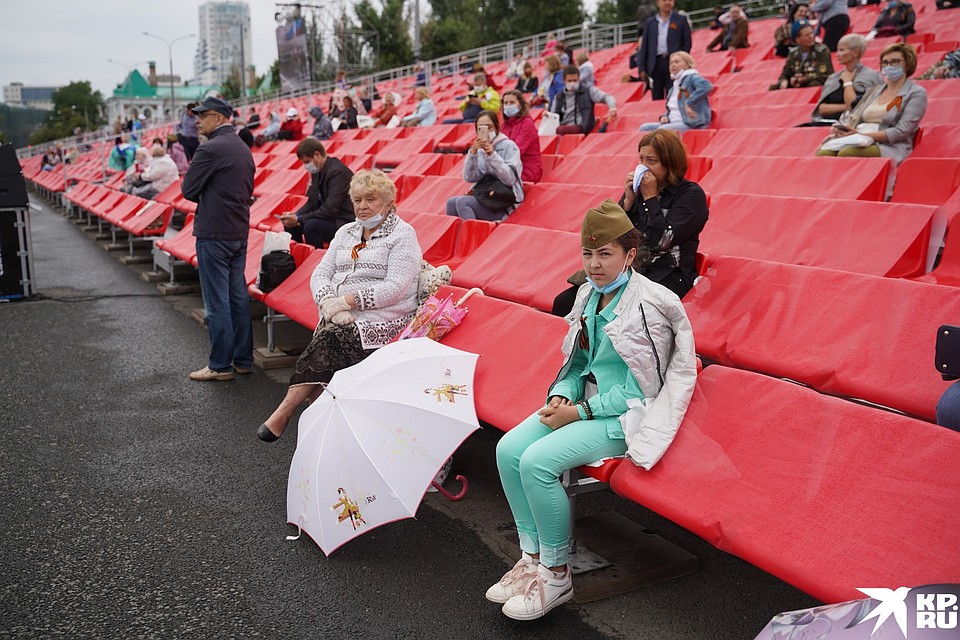 Трибуны полупустые, но так нужно Фото: Светлана МАКОВЕЕВА